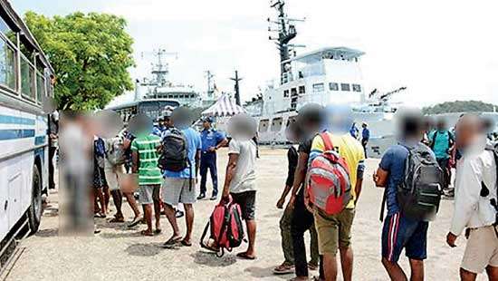 Group of 67 attempting to migrate to Australia arrested by Navy