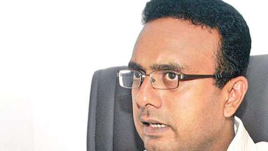 Ranil must step down and let Sajith to take over: Manusha