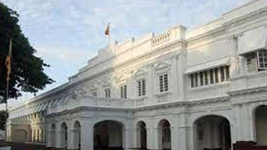 Foreign Ministry under pressure for appointments to politicos’ relatives