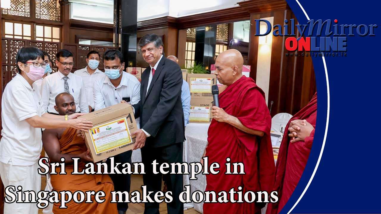 Sri Lankan temple in Singapore makes donations