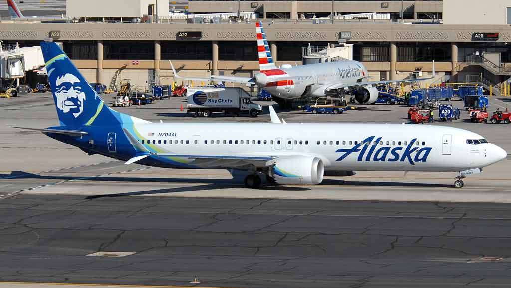 Alaska Airlines 737-9 MAX exit door separates in flight - Breaking News - Vimarsana News