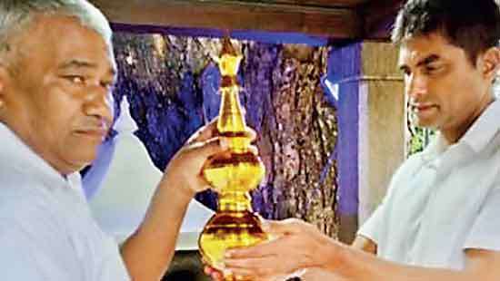 Kup cutting ceremony held at Aluthnuwara Dedimunda Devale