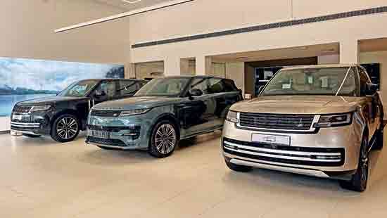 Access Motors welcomes 1st Land Rover vehicle shipment