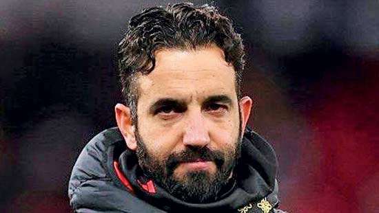 Manchester United sacks manager after poor showing