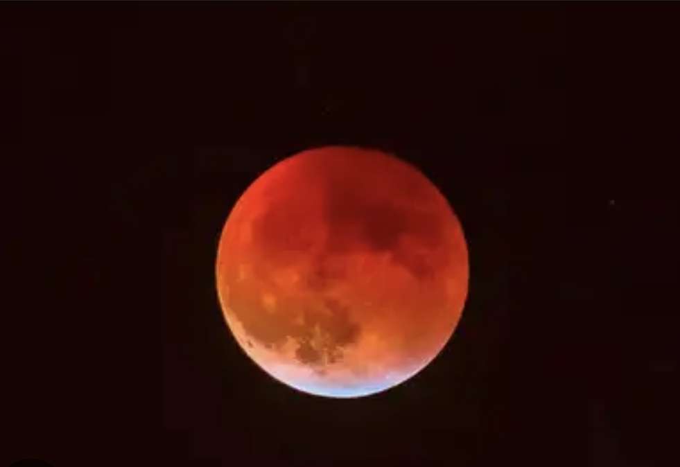 Sri Lankans to witness rare ‘Blood Moon’ tonight
