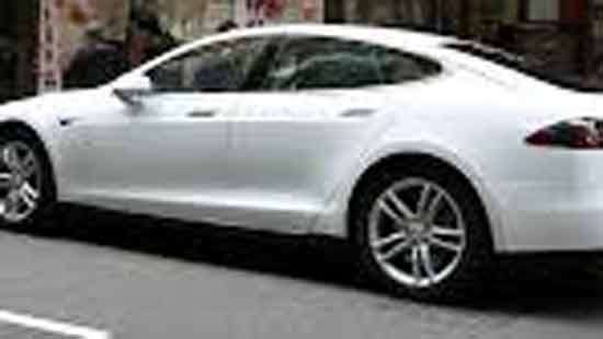 Man found dead inside car in Athurugiriya