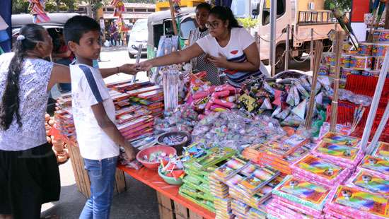 Avurudu shopping spirit