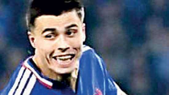 France march towards Six Nations Grand Slam