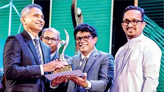 Sampath Bank honoured at Presidential Environmental Awards 2025