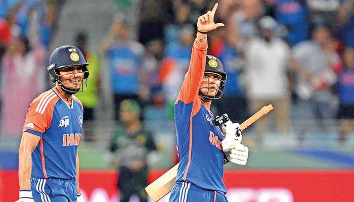 IND  defeat PAK by six wickets