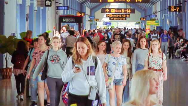 Sri Lanka welcomes over 700,000 tourists in first quarter of 2025