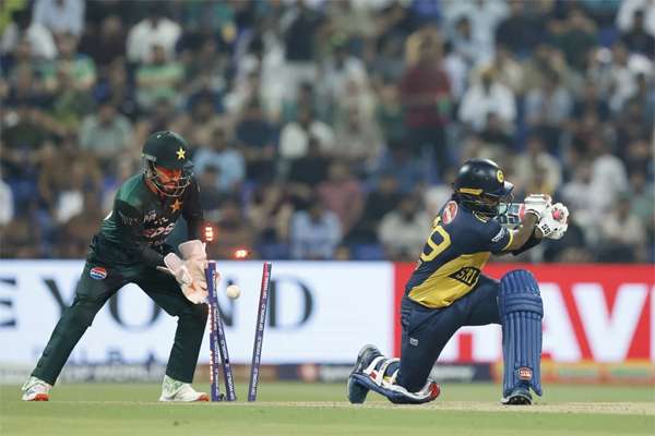 https://www.dailymirror.lk/breaking-news/Pakistan-stay-alive-in-Asia-Cup-with-win-over-Sri-Lanka/108-320316