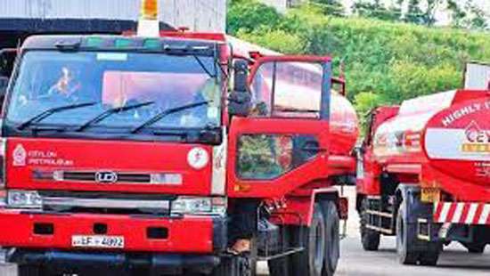 SL’s fuel distribution will be expedited if LIOC distributes from Kolonnawa: Ananda Palitha