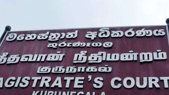 Man climbs on court roof claiming unfair treatment by police