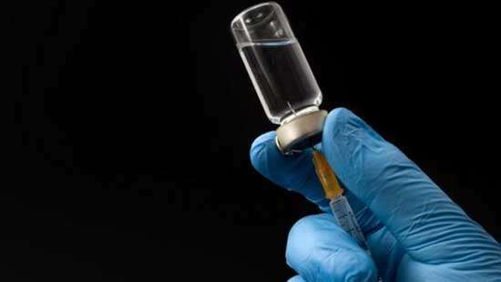 US volunteers test first vaccine