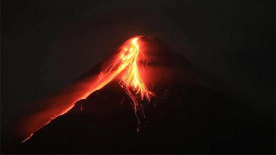 Mount Mayon spews lava