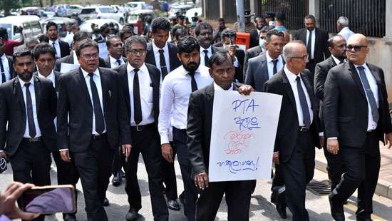 Lawyers protest