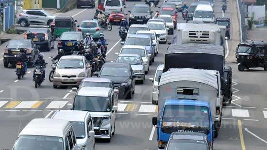 Traffic returns to Colombo