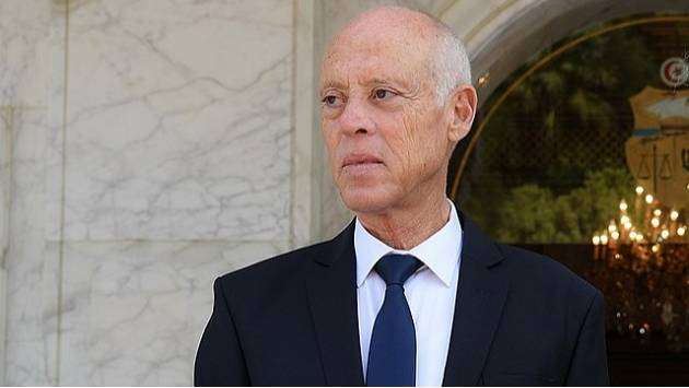 Tunisian president sacks prime minister amid economic and migration crisis