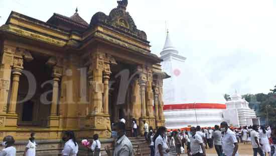 Seeking blessings on Nikini Poya Day