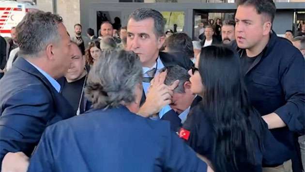 Assailant slaps Turkish main opposition leader Özel
