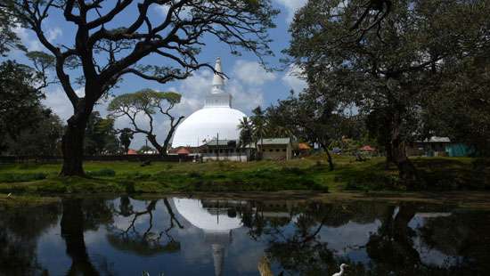 A spectacular view of Ruwanweliseya