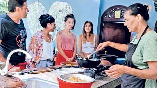 Tastes of Unwatuna Self-taught  Sri Lankan cook wins over foreigners