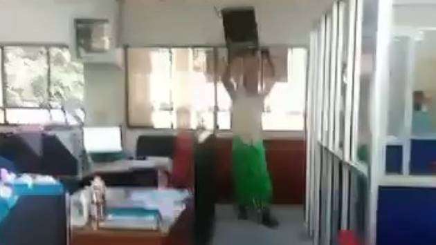 Man destroys property, threatens staff at Hambantota Provincial Council in viral video