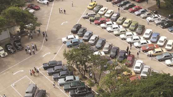 Mercedes-Benz Club of SL sets world record with 635-car gathering in Colombo