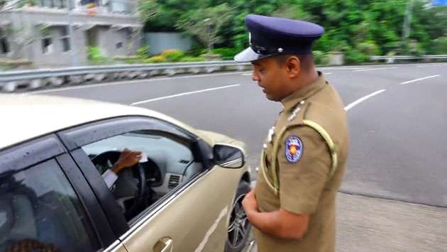 Rear seat belt rule takes effect: Police alert at Kottawa