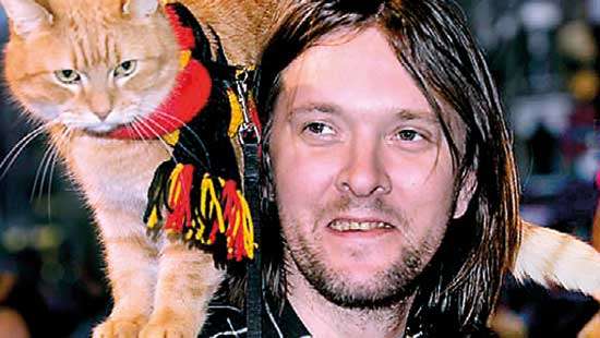 Street Cat Named Bob, who helped turn his owner James Bowen’s life around, dies aged 14