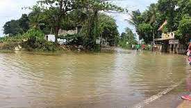 Several roads in Matara obstructed due to overflowing of Nilwala Ganga