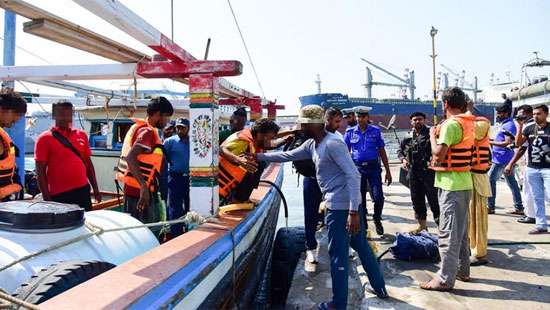 Nine Iranians arrested with heroin at sea