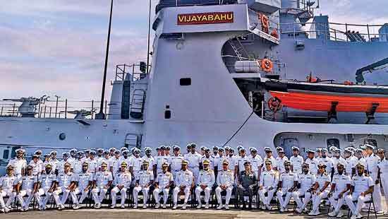 Pakistan CNS visits SLNS Vijayabahu