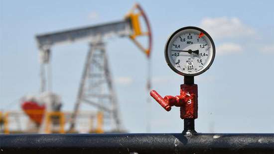 Oil prices edge higher as fragile US-Iran diplomacy fuels supply fears