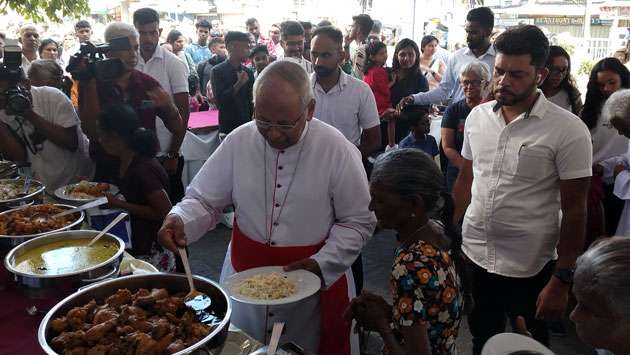 Cardinal participates in Christmas celebrations