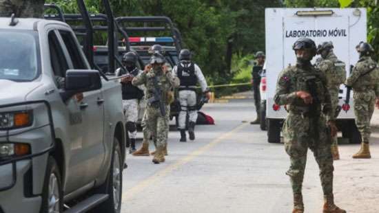 Armed attacks in Mexico leave 24 dead, including 12 police