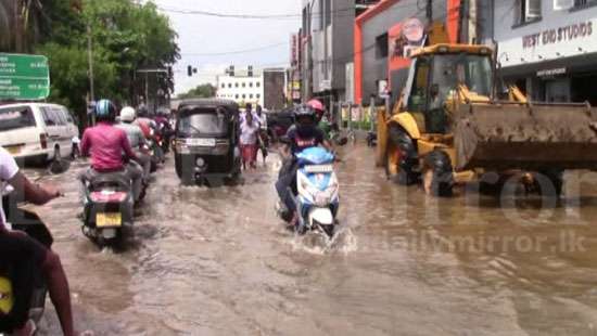 Roads in Galle under water