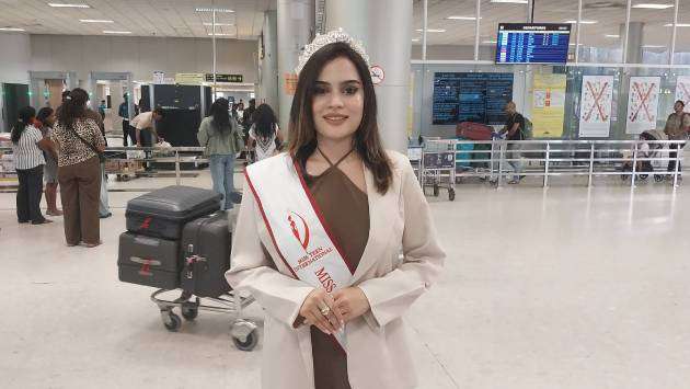 Miss Teen Sri Lanka leaves for India - Breaking News
