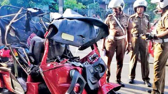 Tragic collision claims young family in Thulhiriya