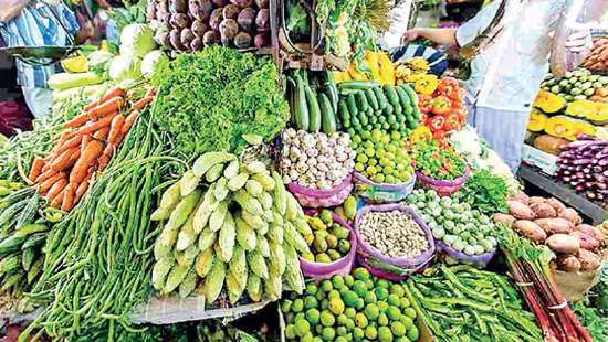 Sharp drop in vegetable prices at Thambuttegama Economic Centre