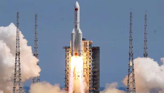 Chinese rocket falls to Earth