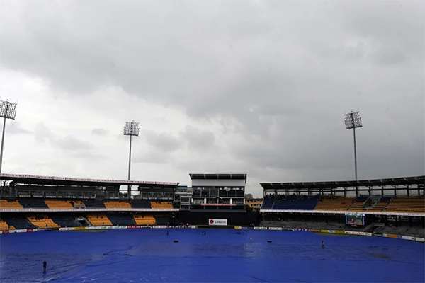 Rain halts India-Pakistan Asia Cup clash