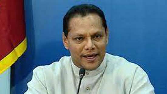Dayasiri requests extra hour given to Sajith in Parliament