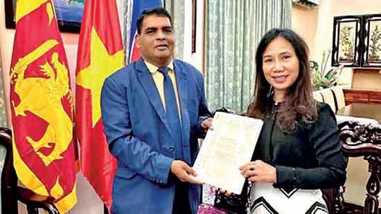 Tourism Chamber President meets Vietnam envoy