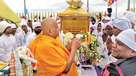 Sri Pada season commences with the dawn of Unduwap Poya