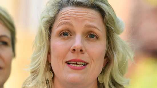 Clare O’Neil visits Sri Lanka for talks on how Australia can assist country’s economic crisis