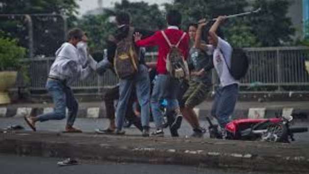 Group of Peradeniya uni students assaulted