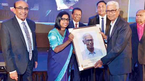 Sri Lanka Press Association honours ten media veterans at 70th anniversary convention