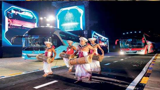 Modern Zhongtong buses hit Sri Lankan roads